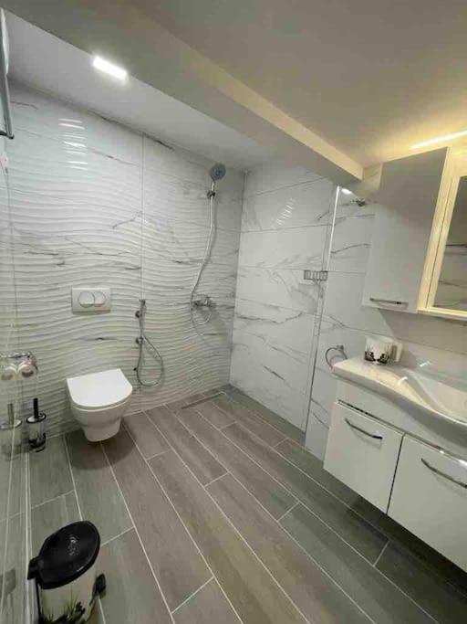 Lovely Apartment In Pogradec City With A Lake View Dış mekan fotoğraf